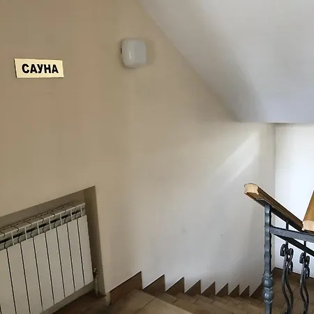 опалковый замок 3* Sofiivska Borshchahivka