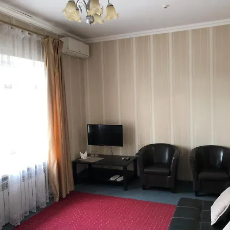 Готель опалковый замок